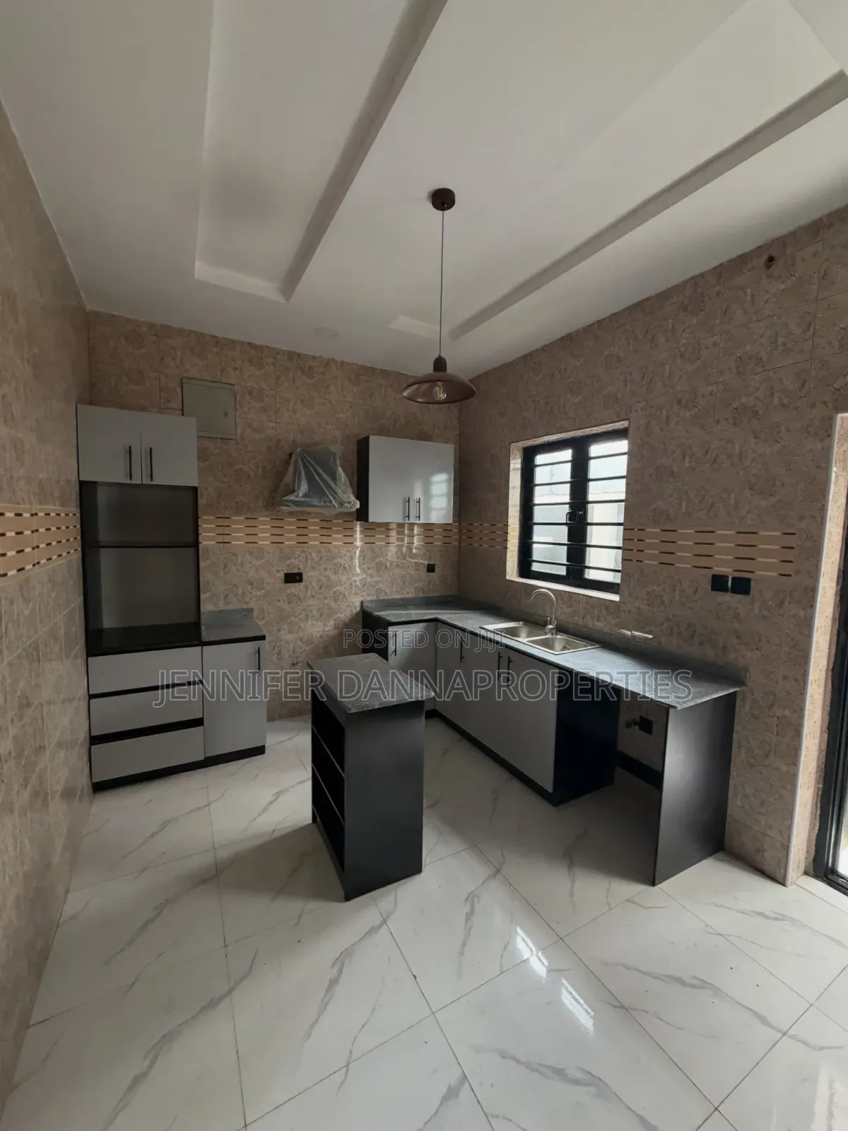 4bdrm Townhouse/Terrace in Thomas Estate for sale in Thomas Estate