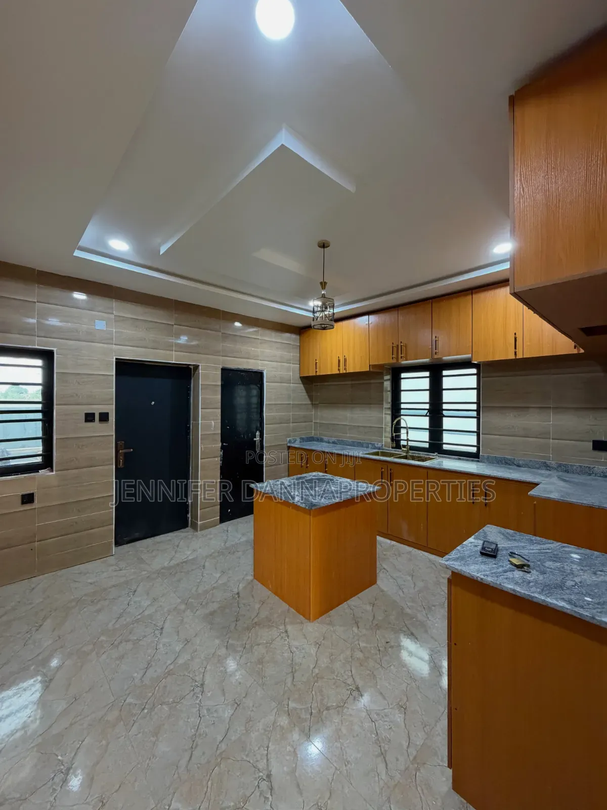 4bdrm Duplex in Enugu for sale in Enugu