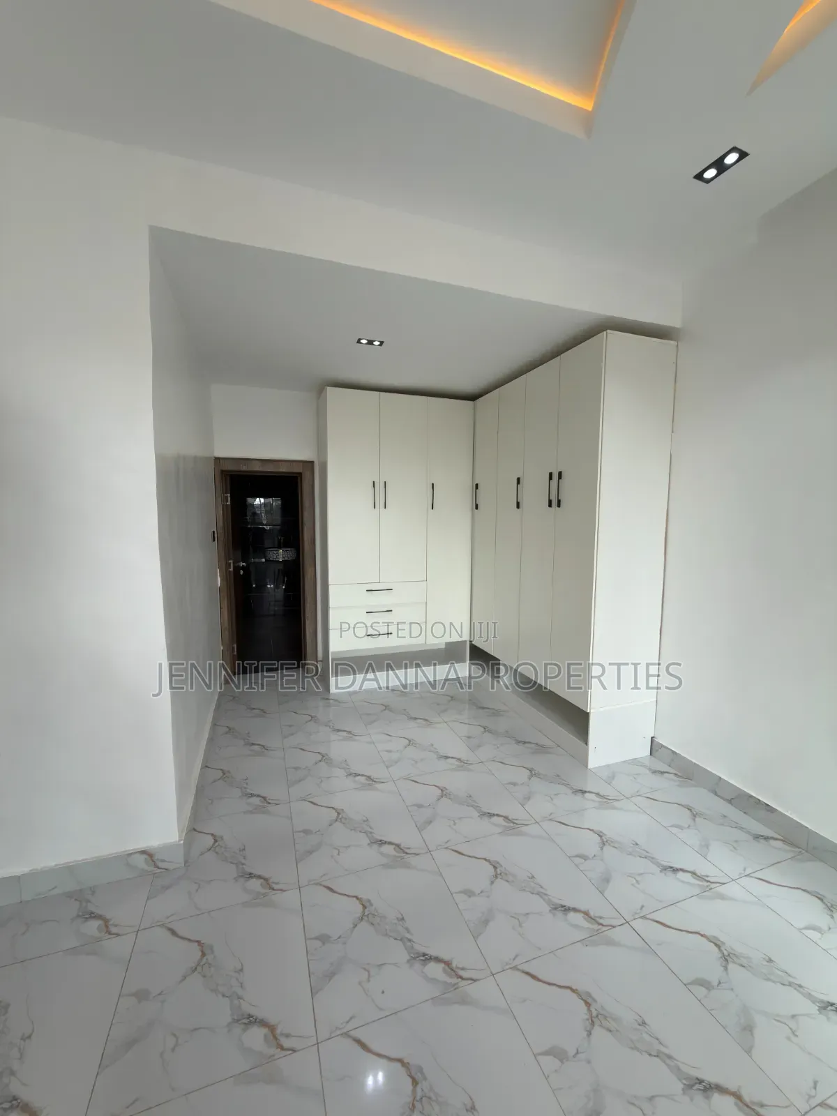 5bdrm Duplex in Enugu for sale in Enugu