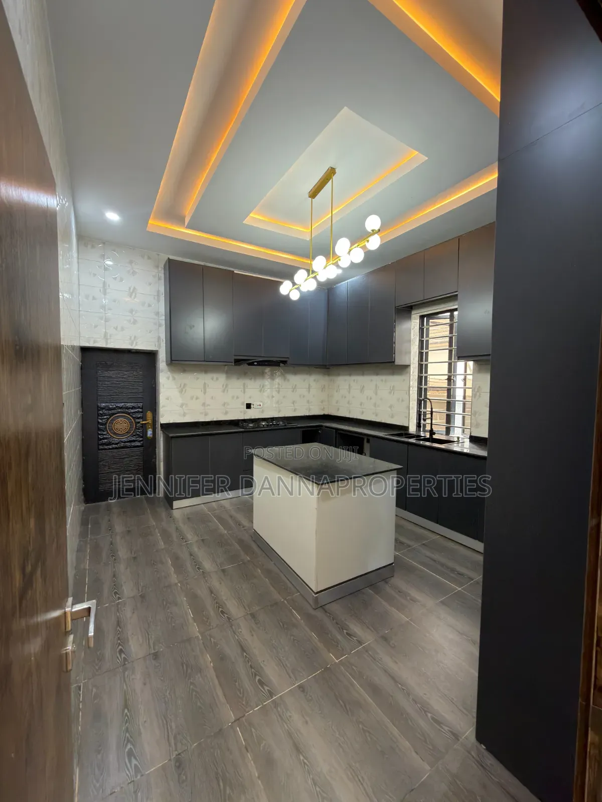 5bdrm Duplex in Enugu for sale in Enugu
