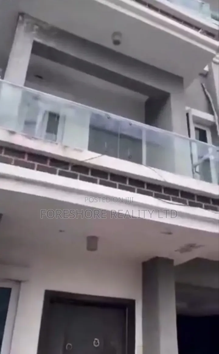 4bdrm Duplex in Osapa for sale in Osapa london
