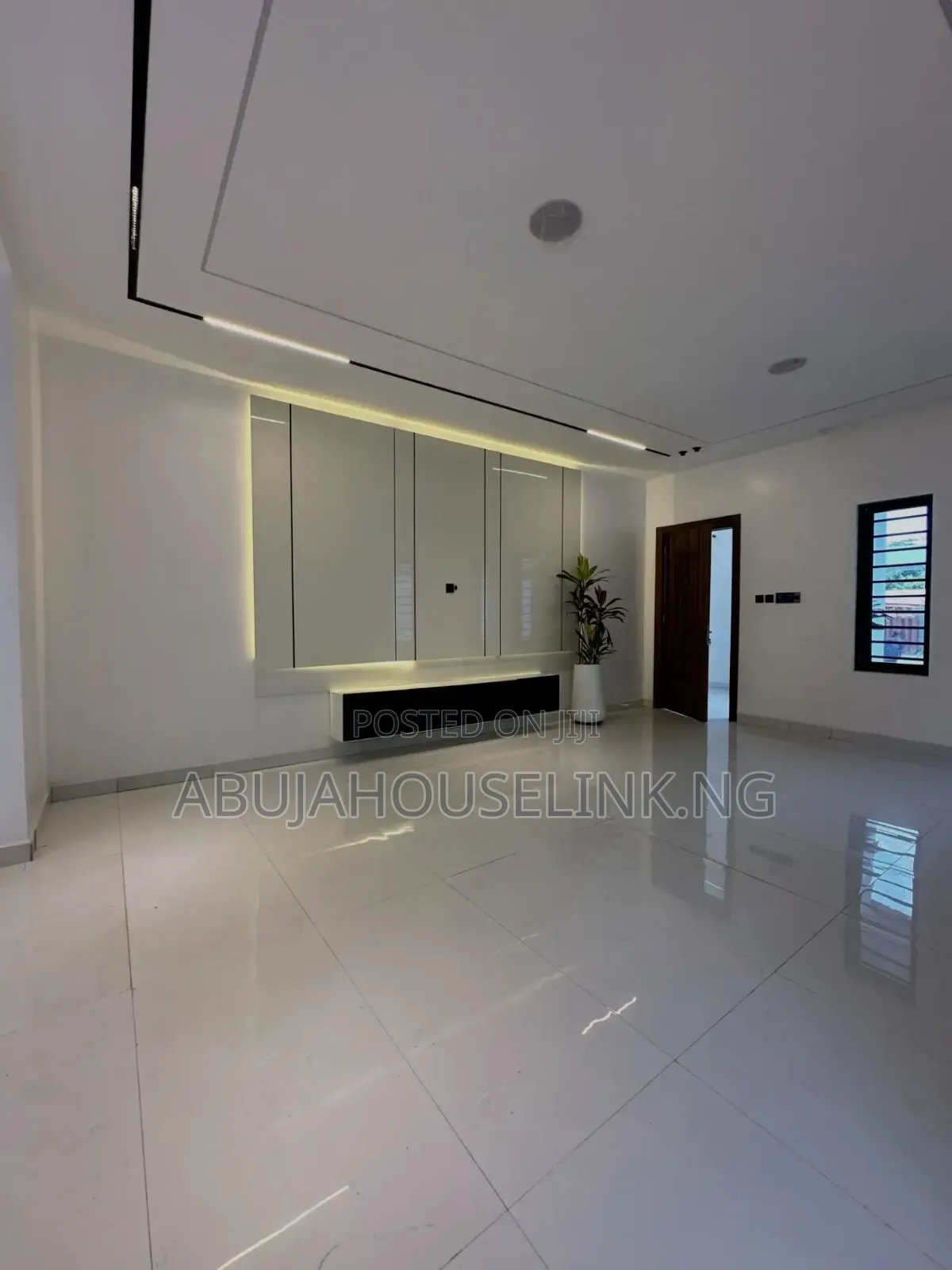 5bdrm Duplex in Gwarinpa Main Abuja, Life Camp for sale in Life Camp