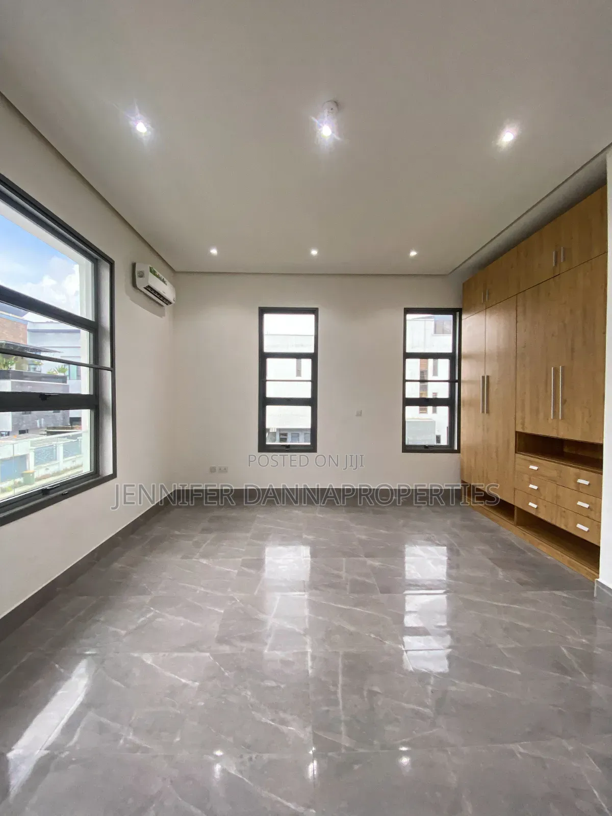 5bdrm Duplex in Old Ikoyi for sale in Old Ikoyi