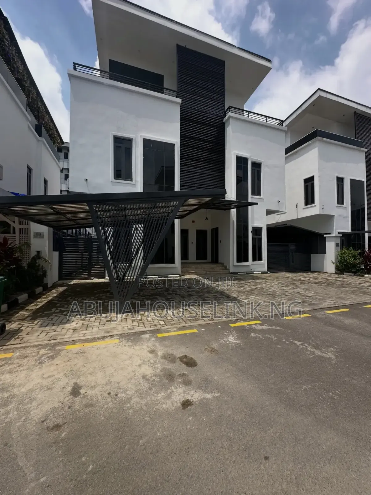 4bdrm Duplex in Jahi Abuja for sale in Jahi