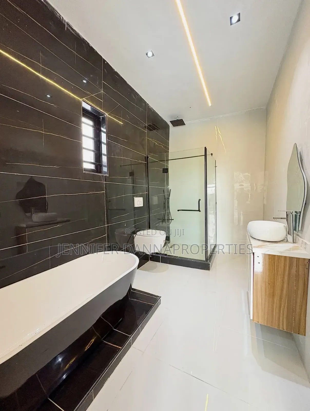 4bdrm Duplex in Sangotedo for sale in Sangotedo