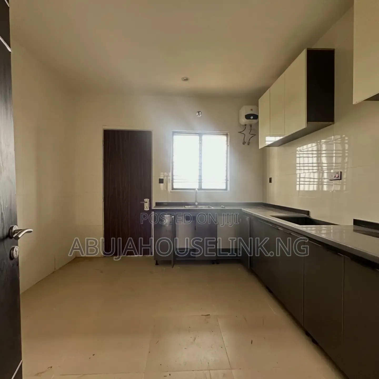 3bdrm Apartment in Wuye Main Abuja for sale in Wuye