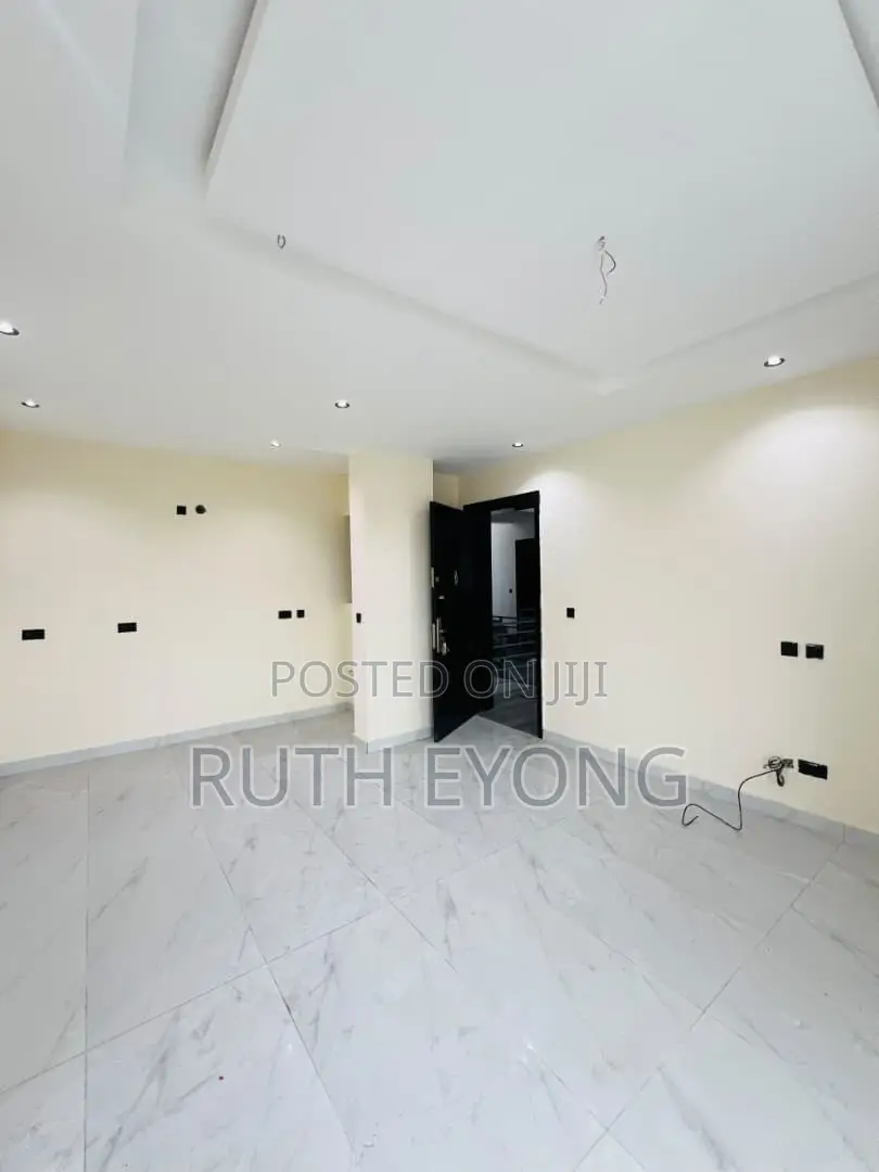 2bdrm Apartment in Ilasan, Ikate, for sale in Ilasan