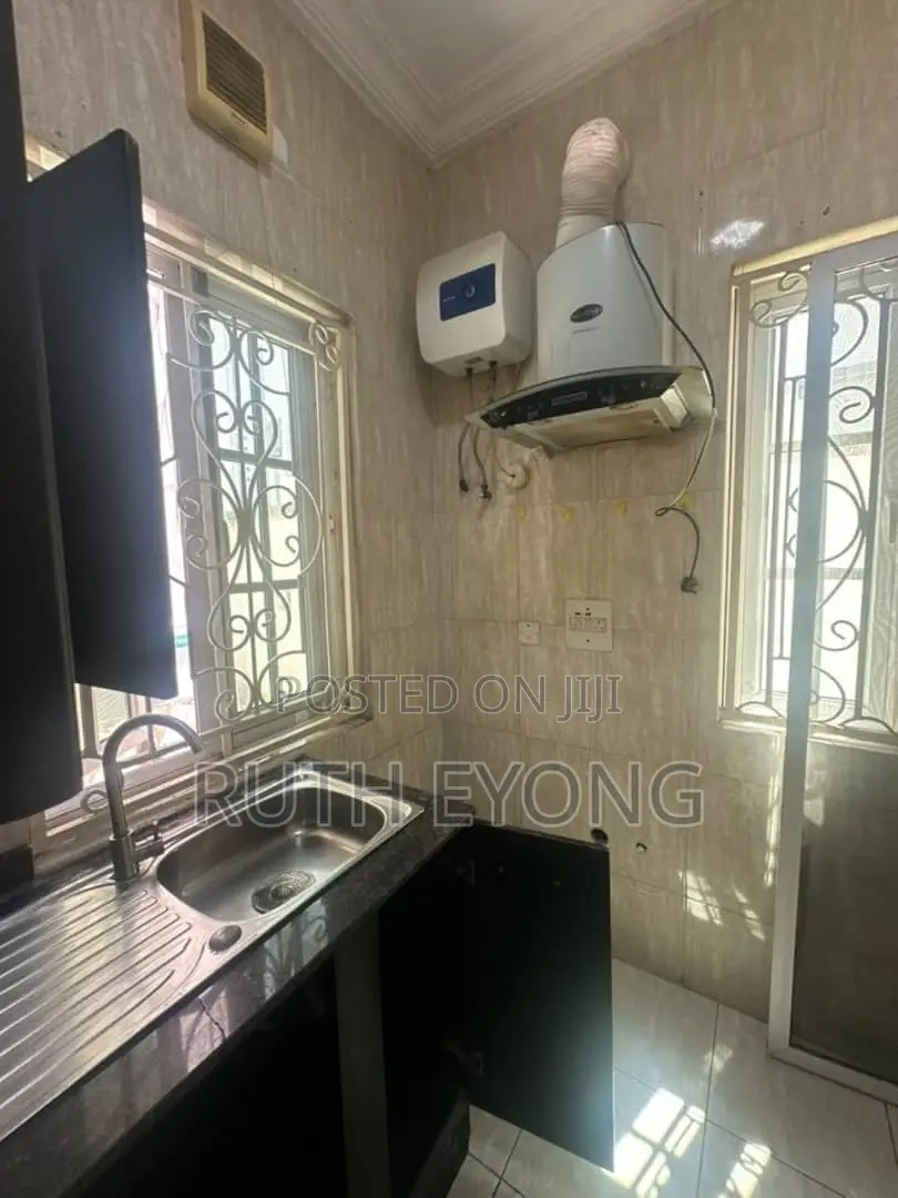 2bdrm Apartment in Off Freedom Way, for rent in Lekki Phase 1