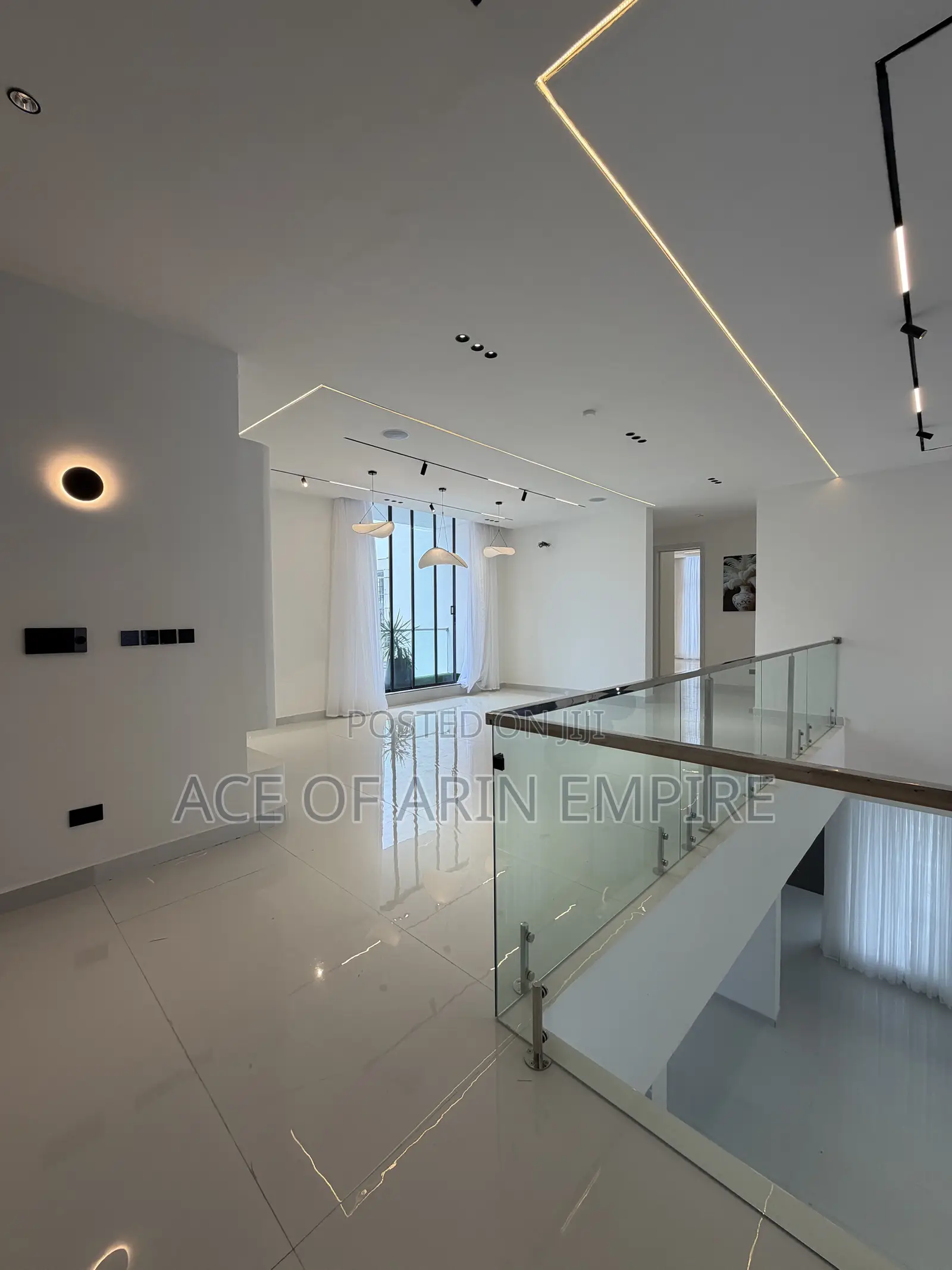 5bdrm Duplex in Osapa London for sale in Osapa london