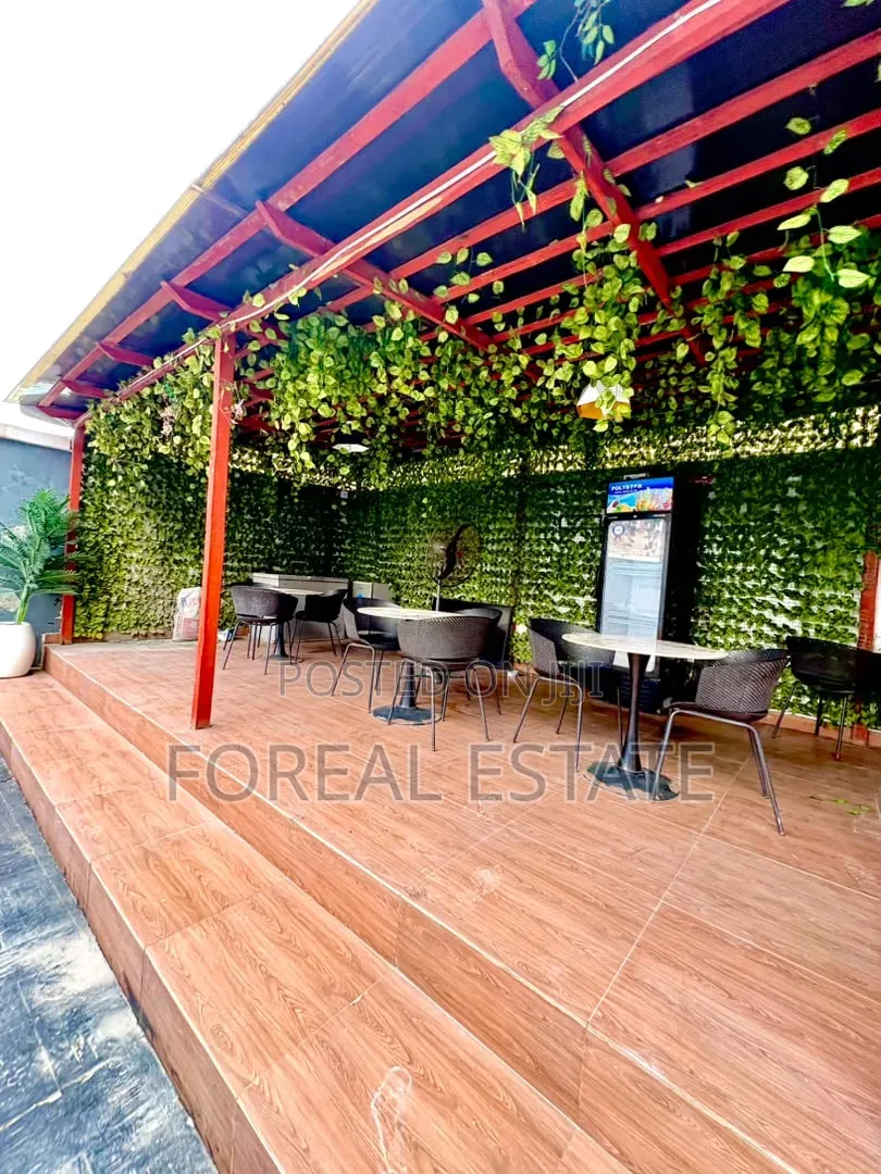 Cozy 2 Bedroom With Boom Speaker in Ikate