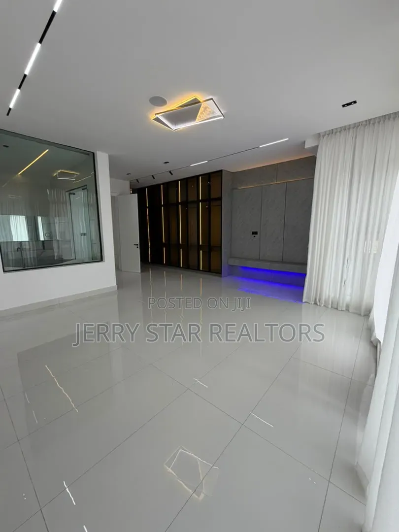 5bdrm Duplex in Royal Pine Estate, Lekki Expressway for sale in Lekki Expressway