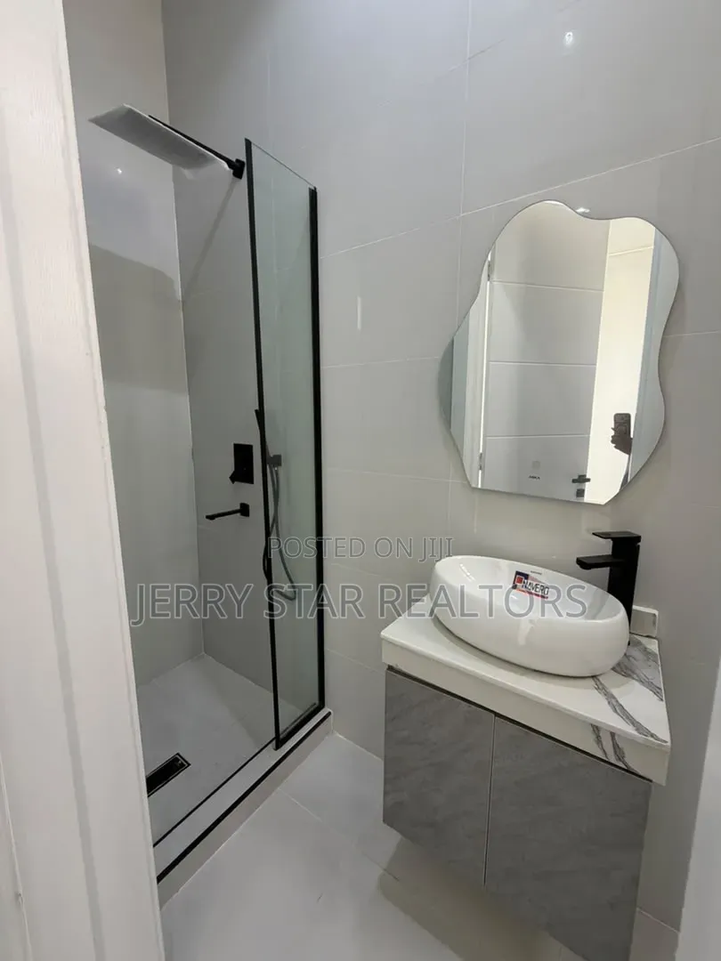 5bdrm Duplex in Royal Pine Estate, Lekki Expressway for sale in Lekki Expressway