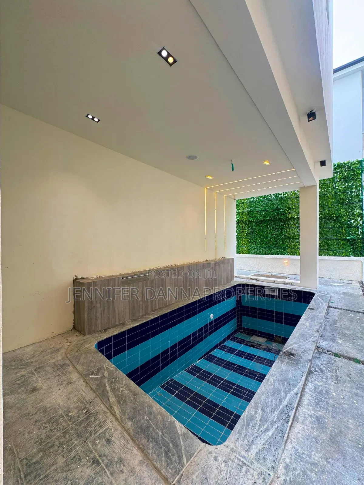 5bdrm Duplex in Discovery Park, Chevron for sale in Chevron
