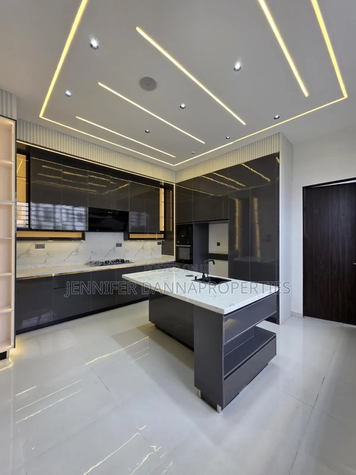 5bdrm Duplex in Ado / Ajah for sale in Ado / Ajah