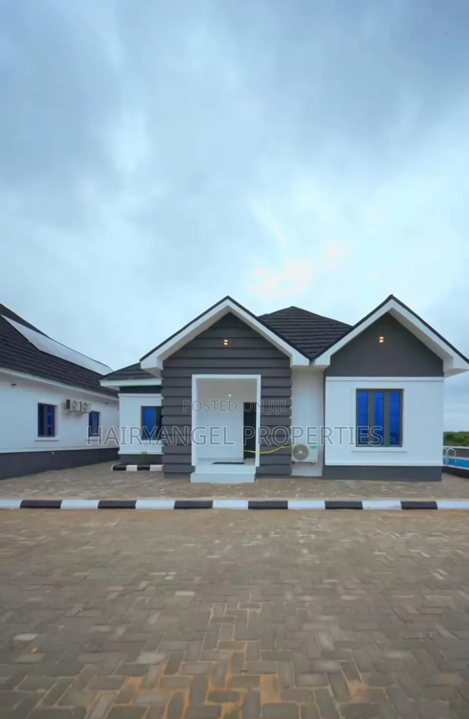 Mortgage 4bedroom Off Plan Bungalow Off Lekki-Epe Road Lagos in Elerangbe