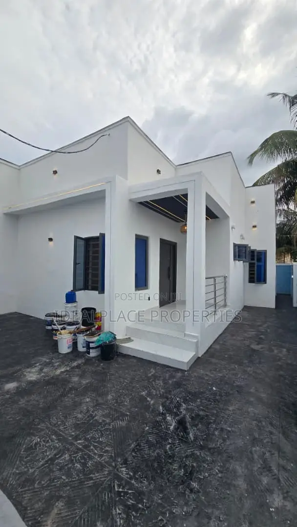 3bdrm Bungalow in Adetokun Estate, Eleyele for sale in Eleyele