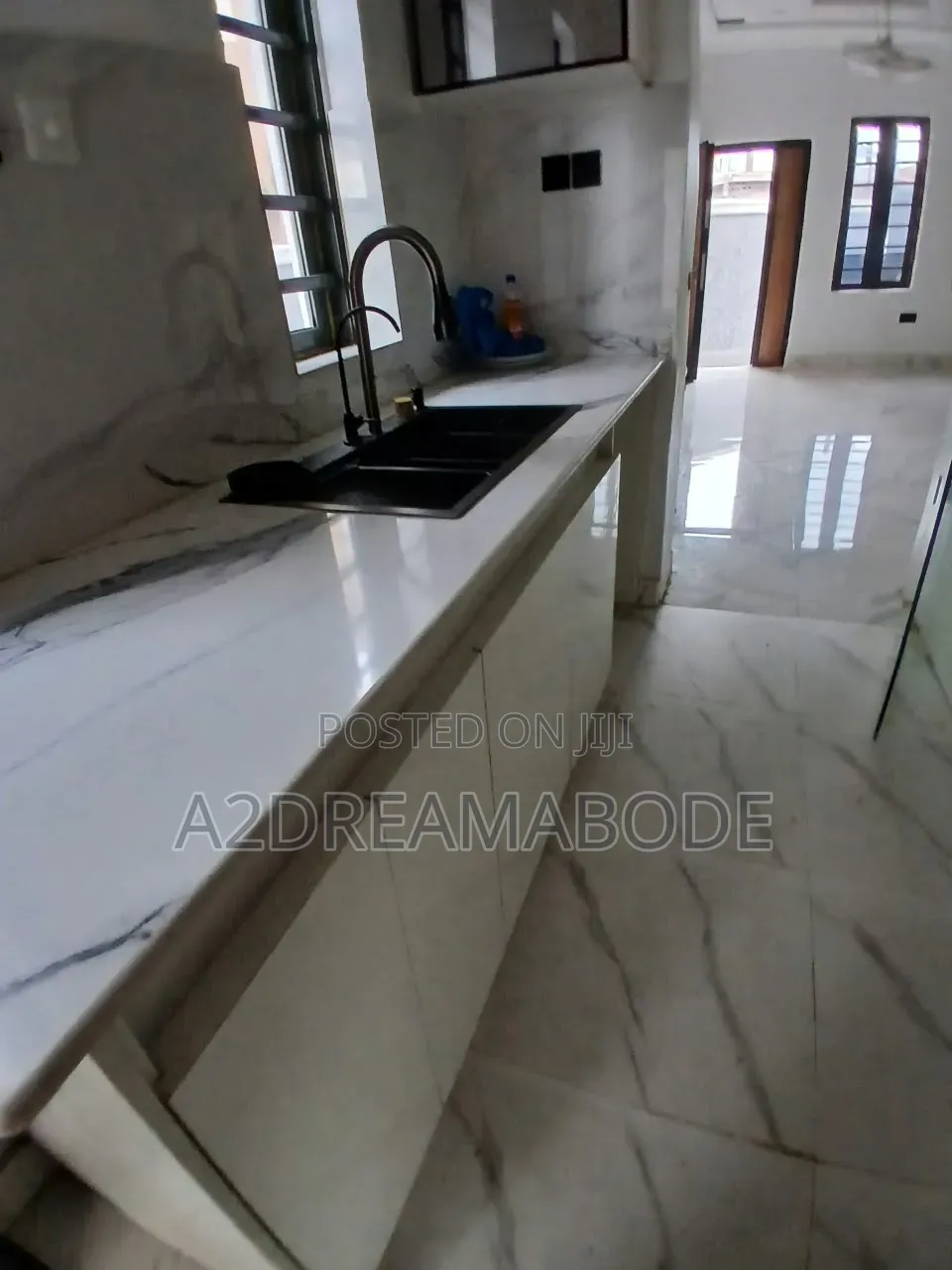 4bdrm Duplex in Off Ogudu Gra for sale in Ogudu Road