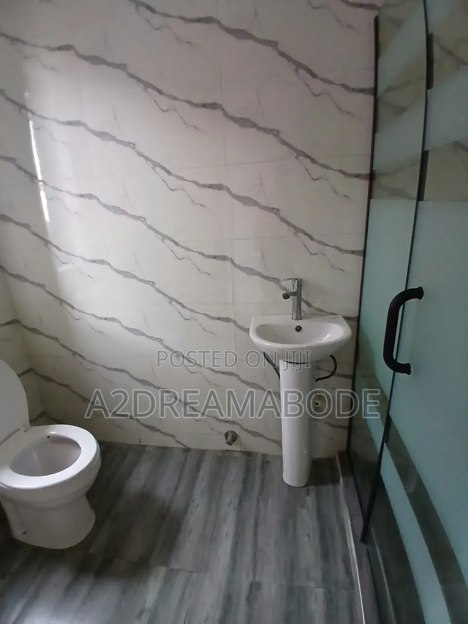 4bdrm Duplex in Off Ogudu Gra for sale in Ogudu Road