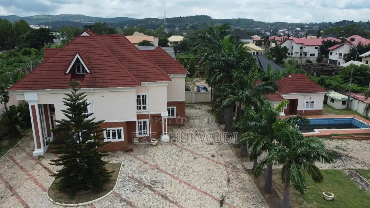5bdrm Duplex in Golf Estate, Enugu for sale in Enugu
