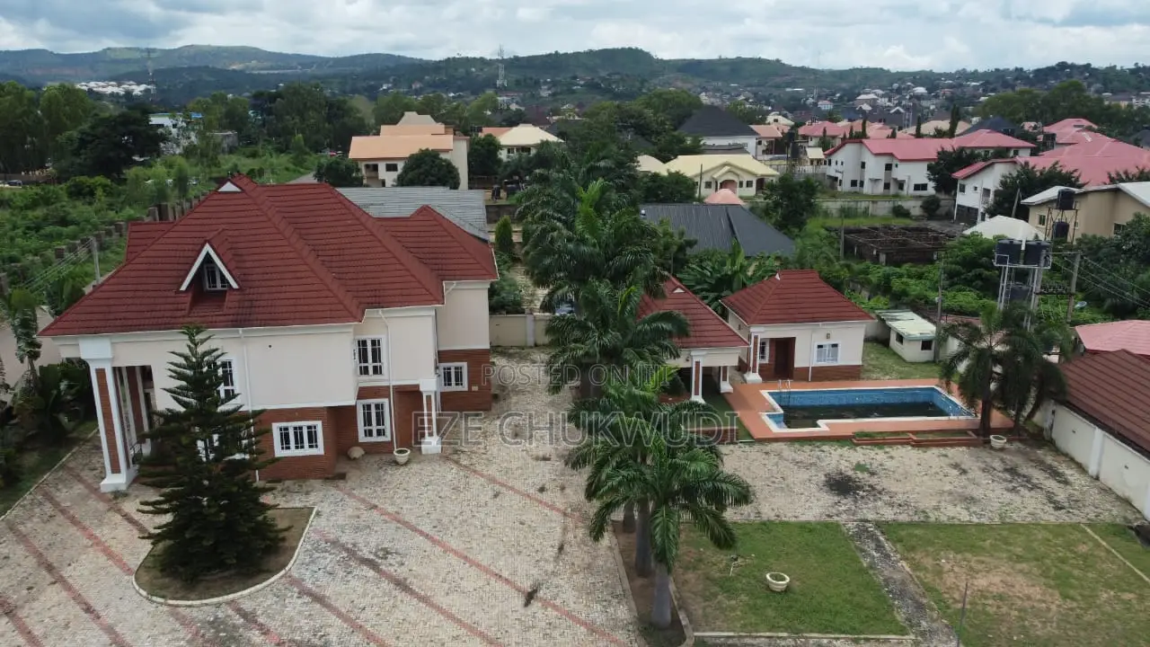 5bdrm Duplex in Golf Estate, Enugu for sale in Enugu