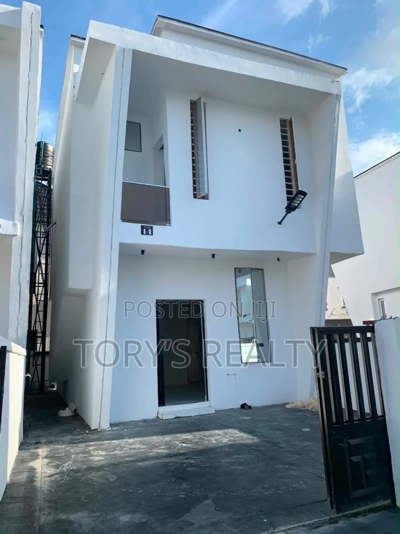4bdrm Duplex in Ikota for sale in Ikota