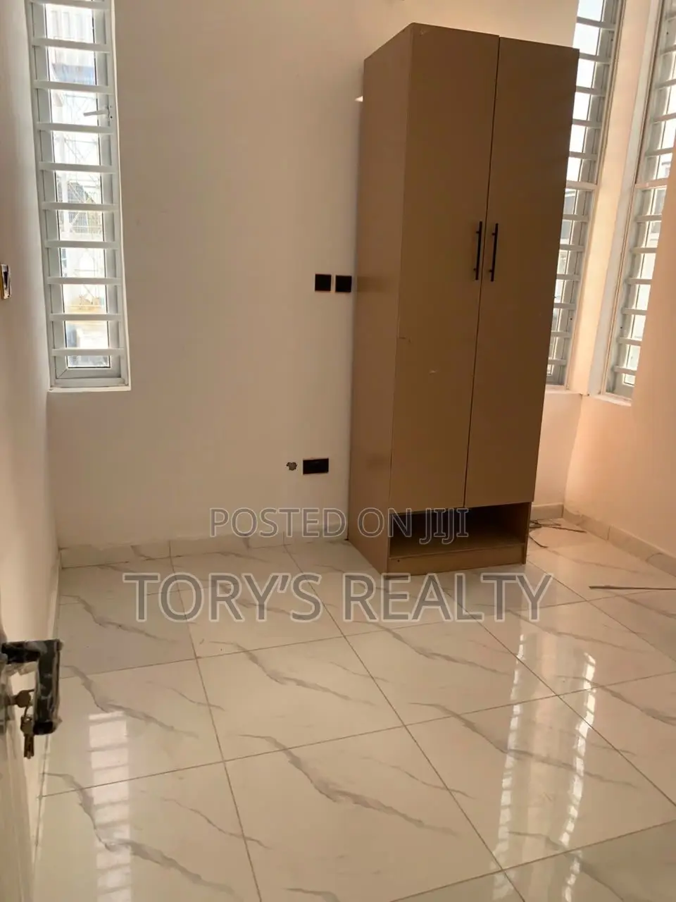 4bdrm Duplex in Ikota for sale in Ikota