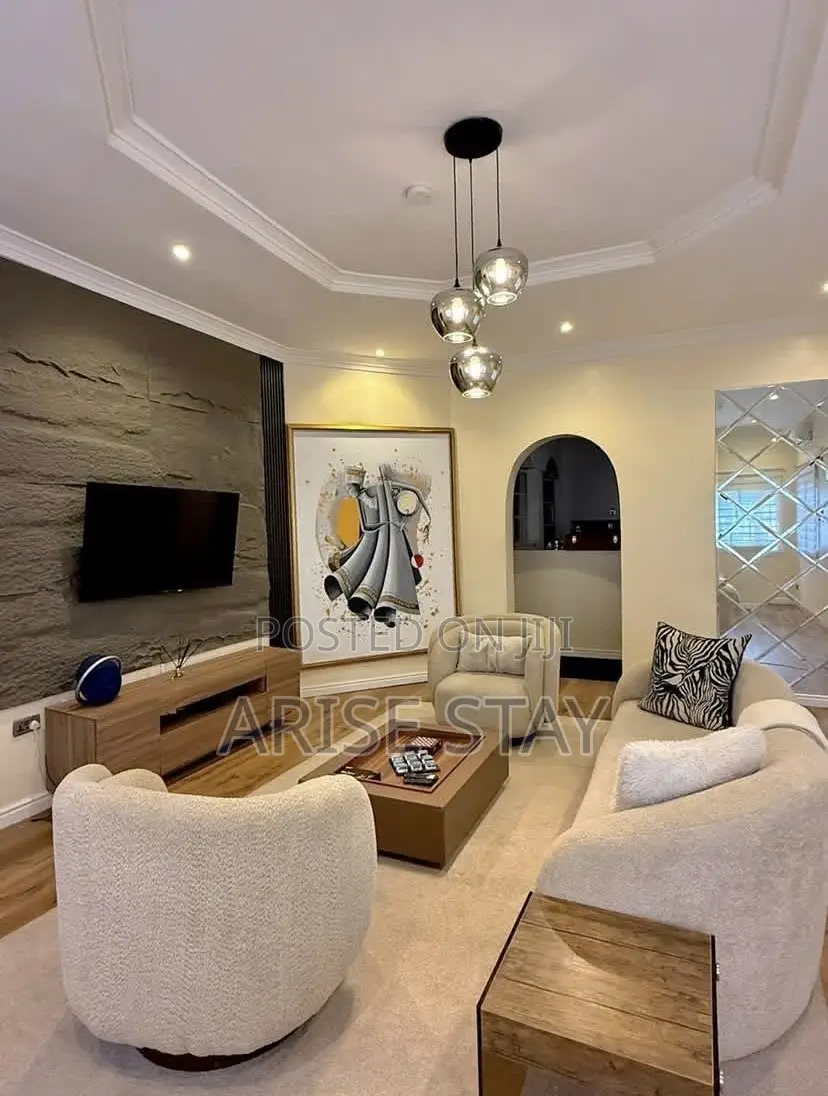 4-Bedroom Fully Detached Duplex With Private Chef | Lekki Right in Lekki Phase 2