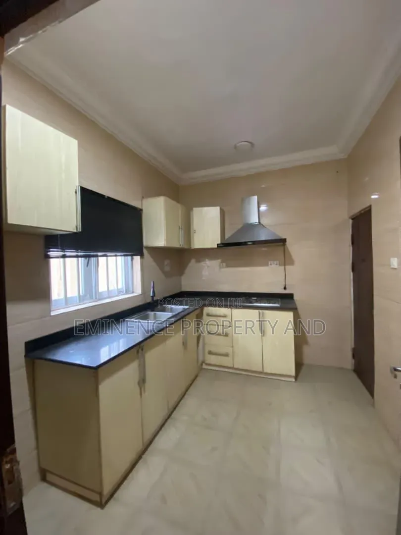 3bdrm Apartment in Chevron for rent in Chevron