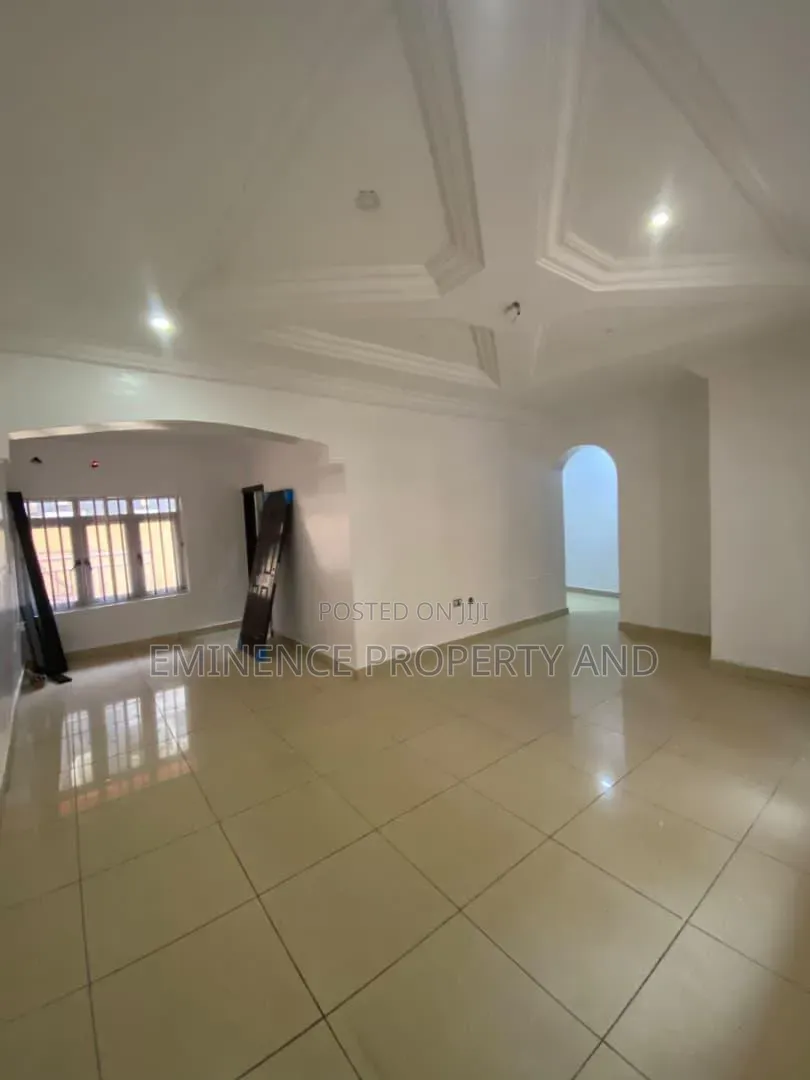 3bdrm Apartment in Chevron for rent in Chevron