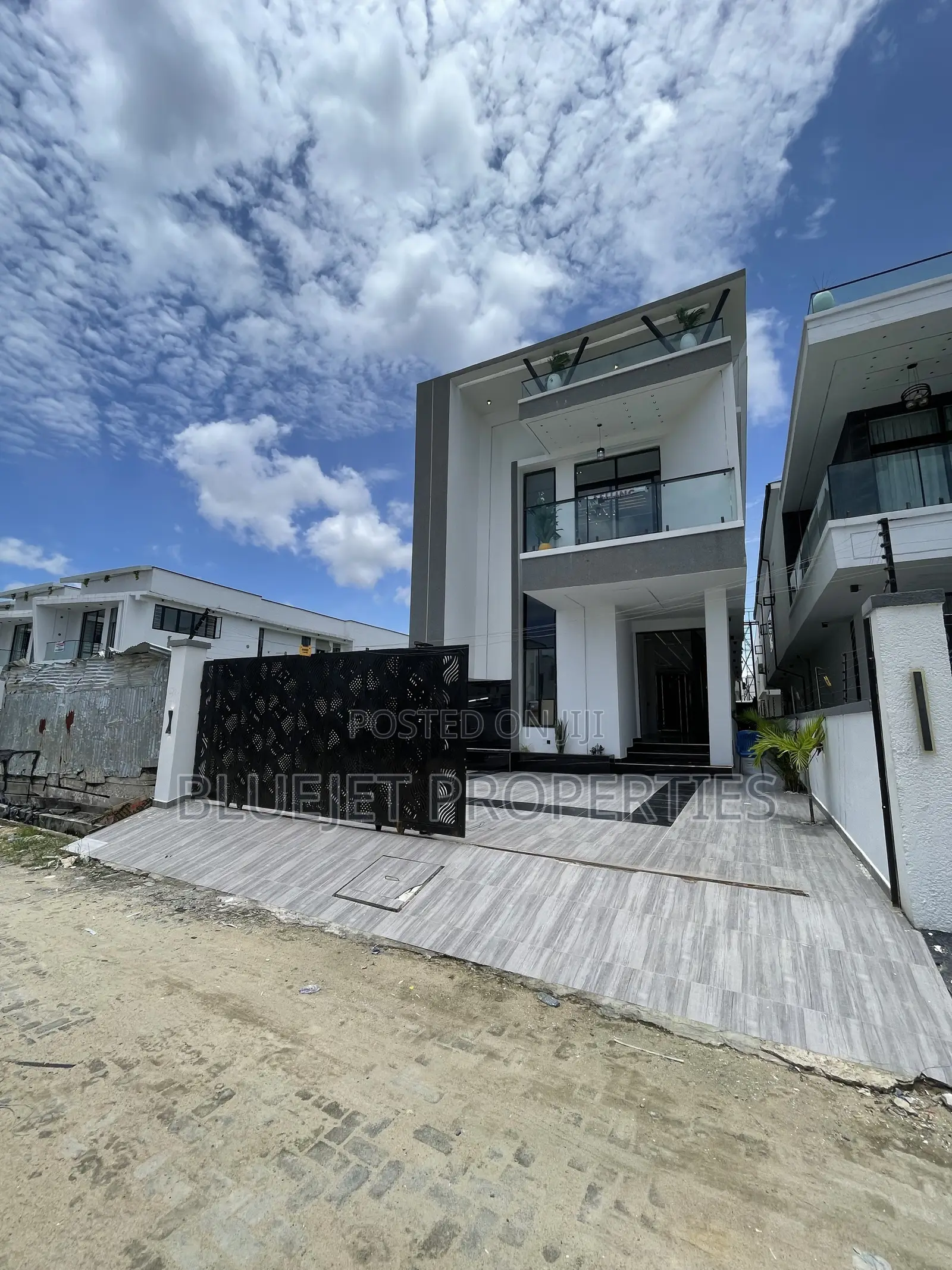 5bdrm Duplex in Ajah for sale in Ado / Ajah