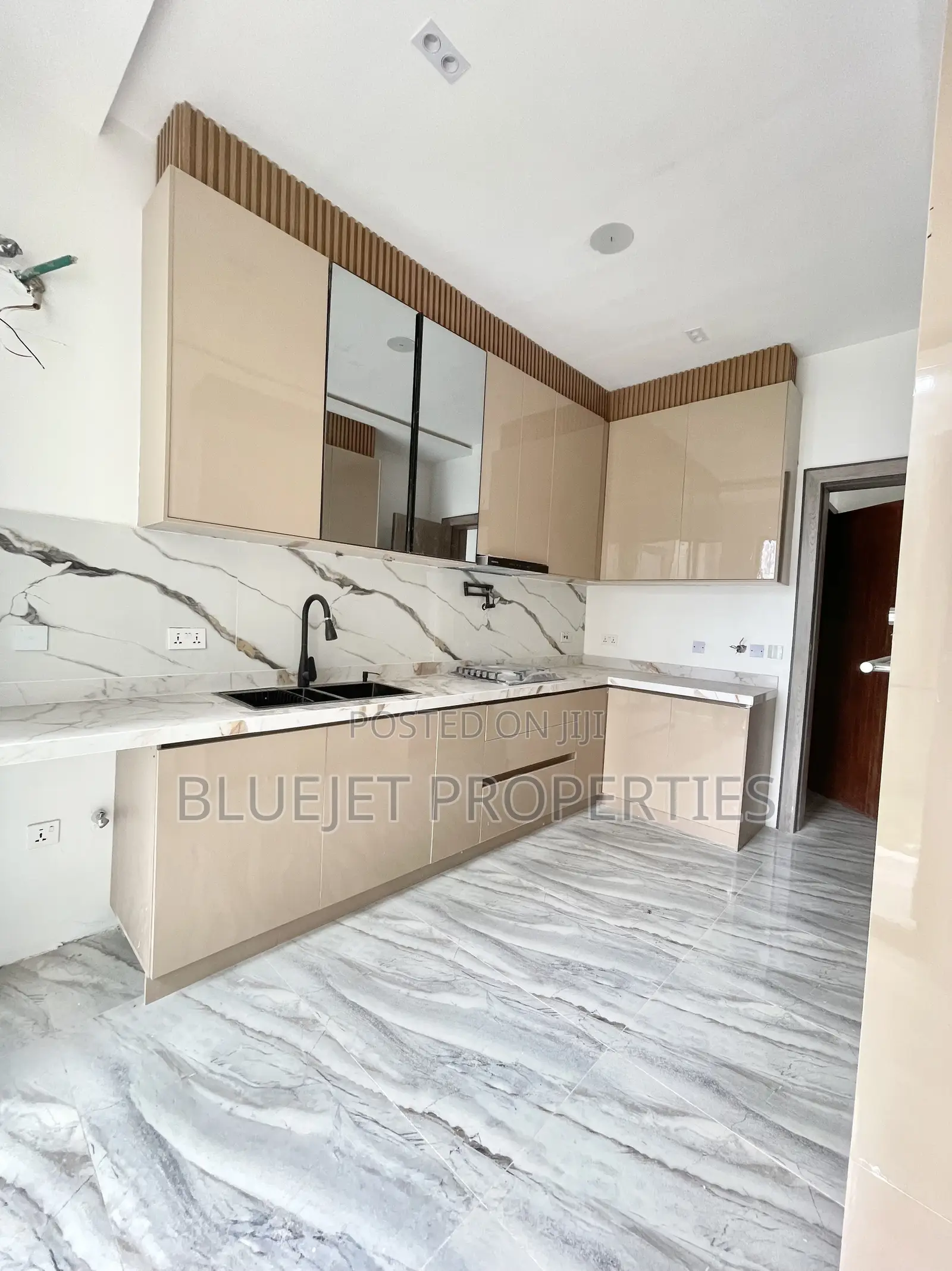 2bdrm Apartment in Lekki, Osapa london for sale in Osapa london