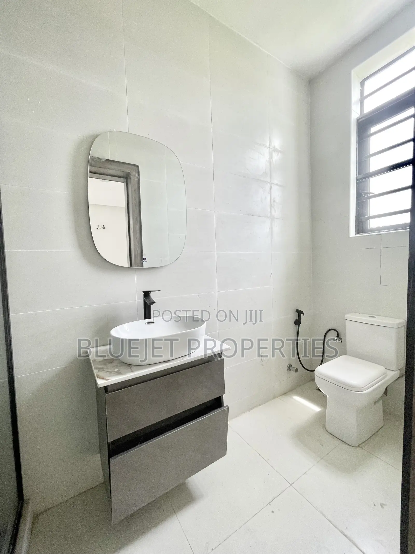 2bdrm Apartment in Lekki, Osapa london for sale in Osapa london