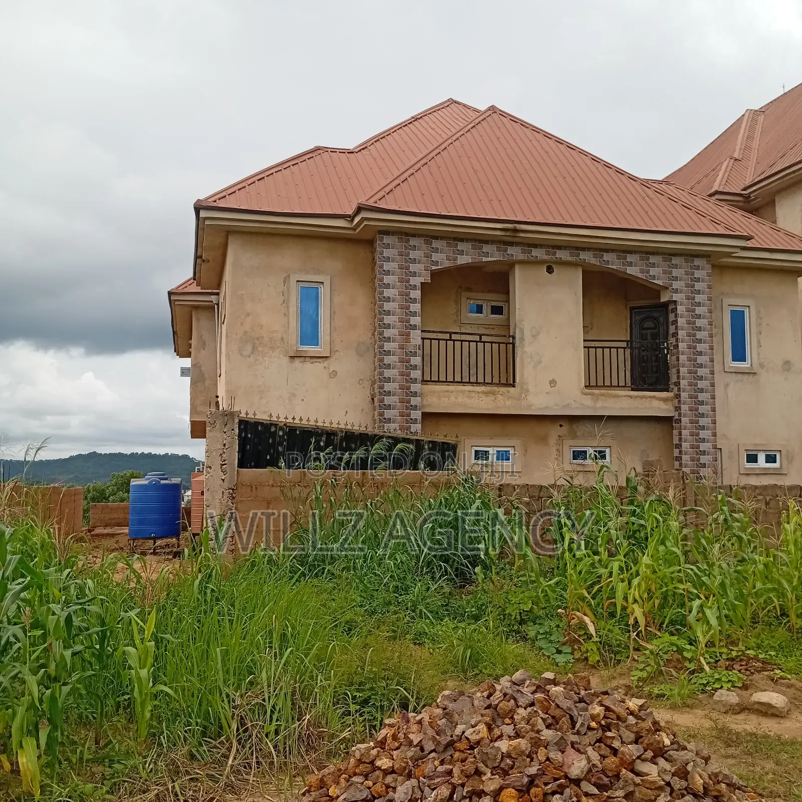 3bdrm Block of Flats in Villa Estate Layout, Enugu for sale in Enugu