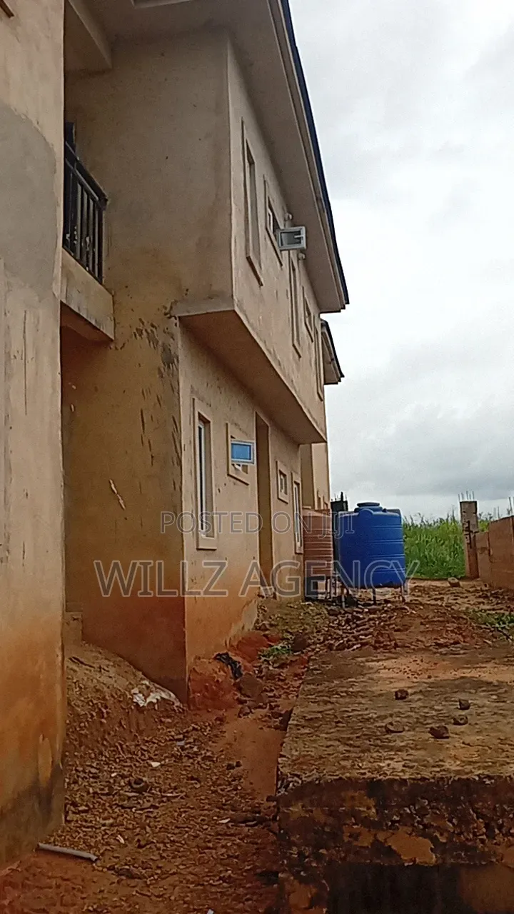 3bdrm Block of Flats in Villa Estate Layout, Enugu for sale in Enugu