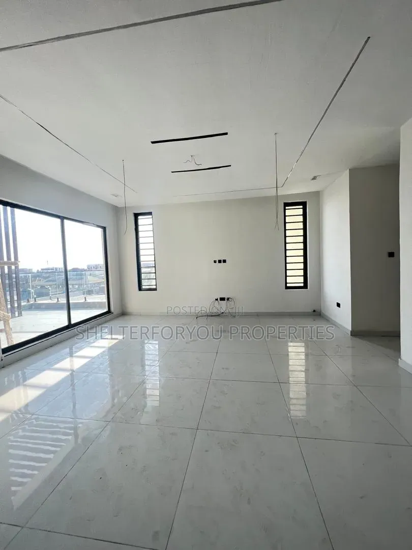 3bdrm Apartment in Ikate for sale in Ikate