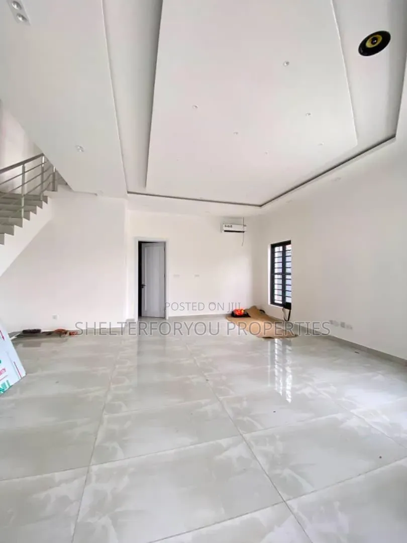 4bdrm Duplex in Victoria Island Extension for sale in Victoria Island Extension