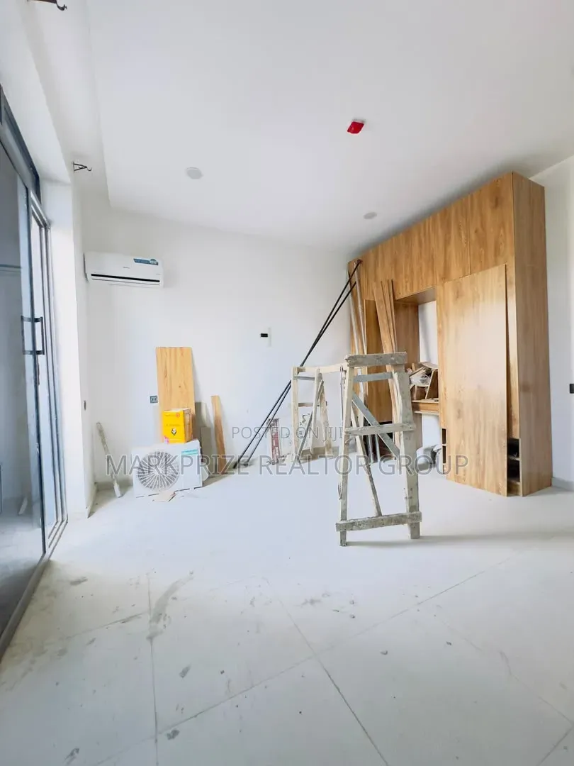 3bdrm Apartment in Ikeja Gra Lagos for sale in Ikeja GRA