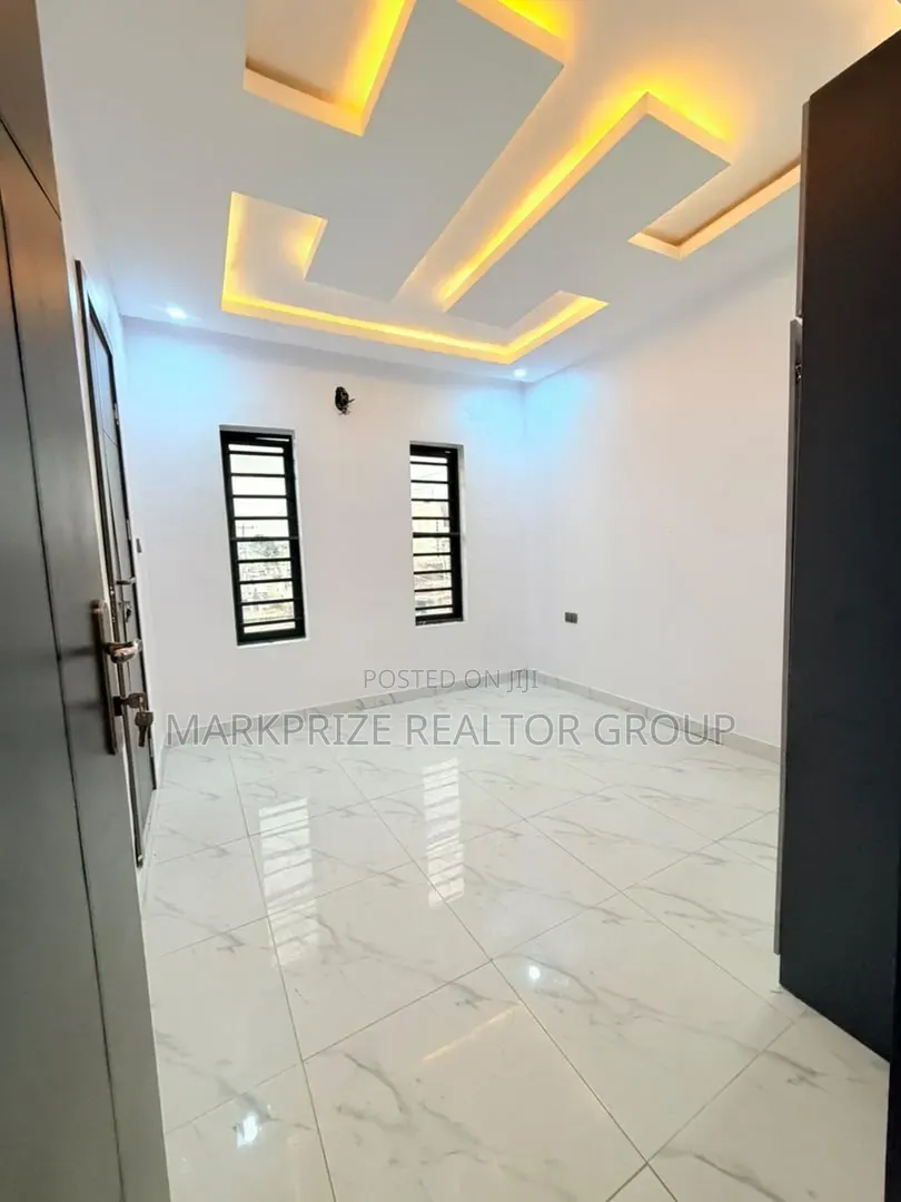 4bdrm Duplex in Ogba Ikeja Lagos for sale in Ogba GRA