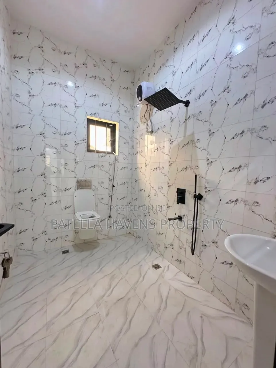 4bdrm Duplex in Gaduwa for sale in Gaduwa