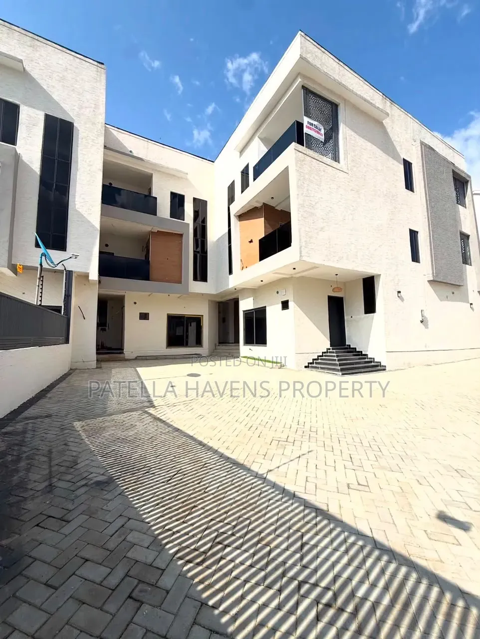 4bdrm Townhouse/Terrace in Guzape District for sale in Guzape District