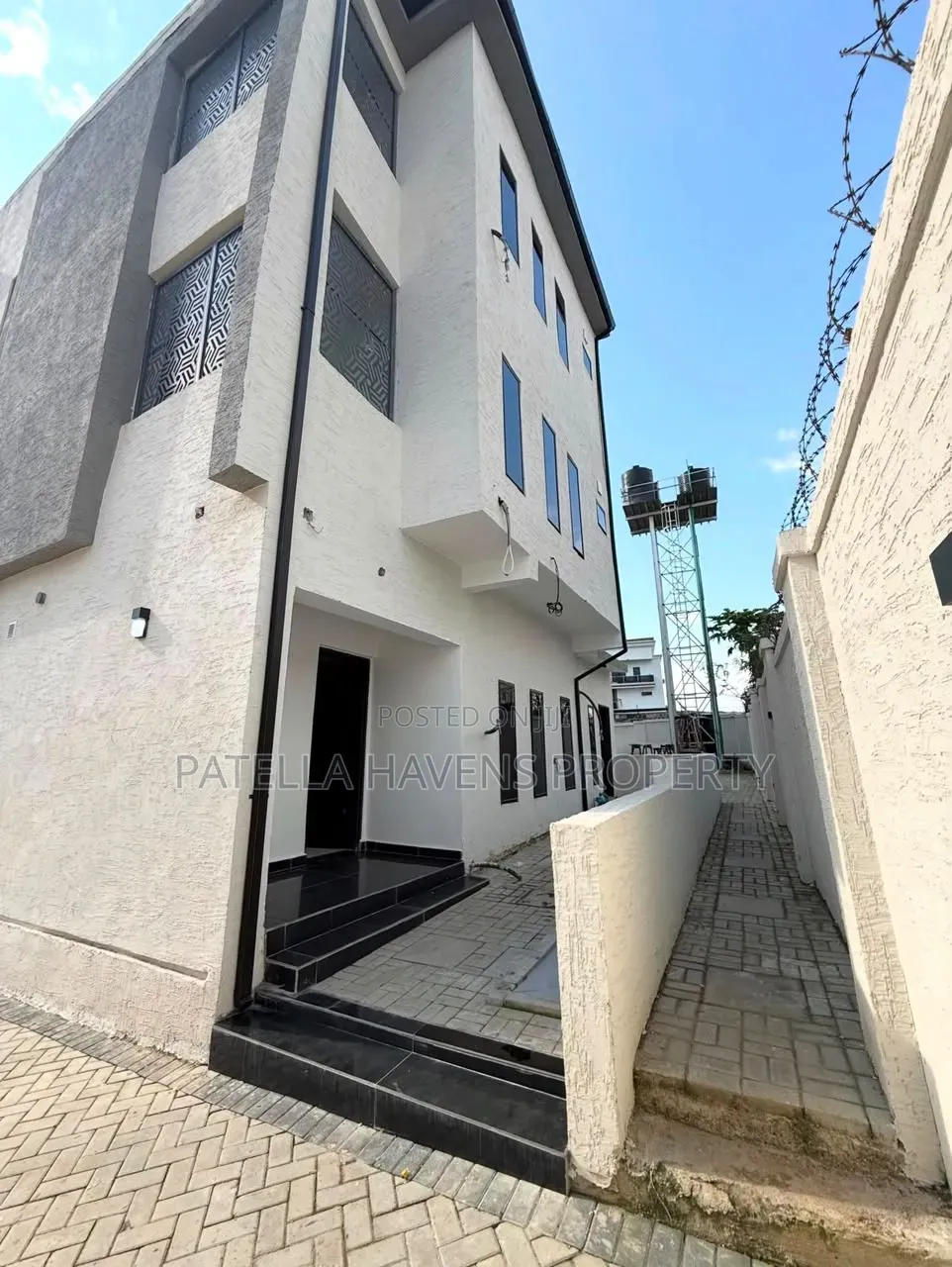 4bdrm Townhouse/Terrace in Guzape District for sale in Guzape District