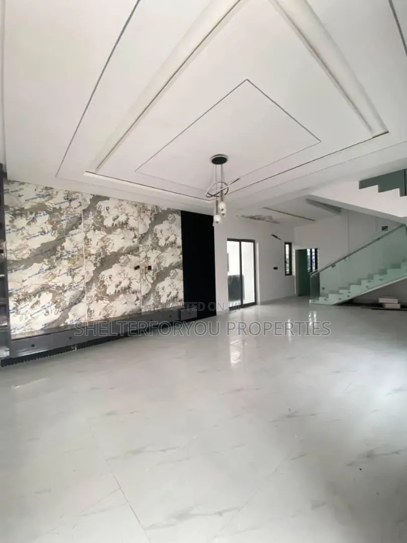 5bdrm Duplex in Ologolo for sale in Ologolo