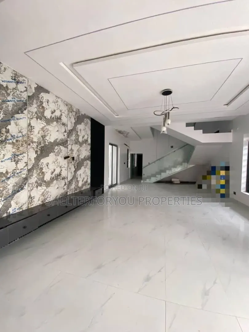5bdrm Duplex in Ologolo for sale in Ologolo