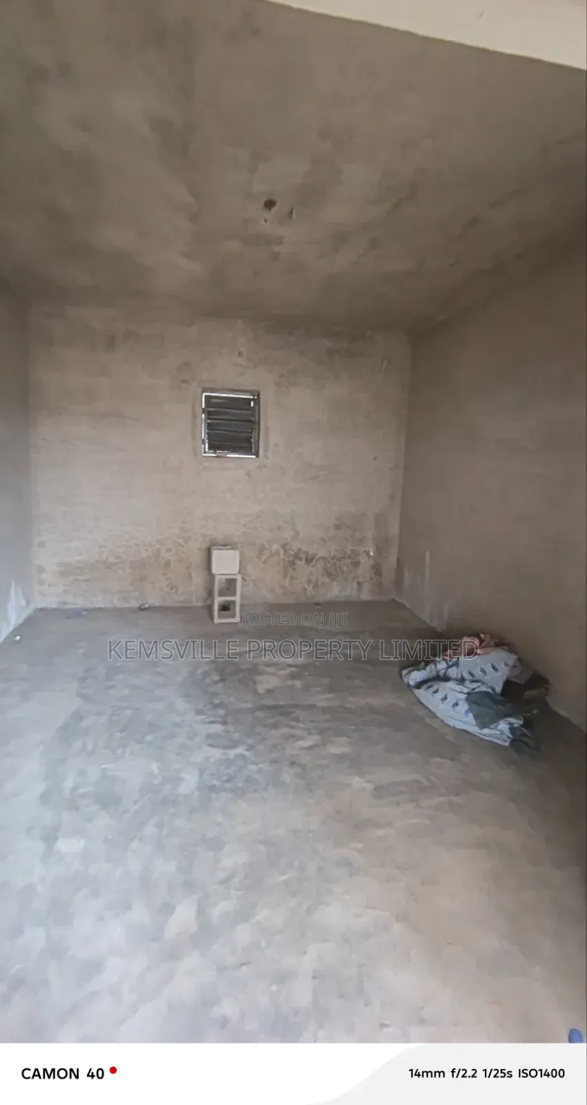 Big Shop for Rent at U Turn Bus Stop. in Abule Egba