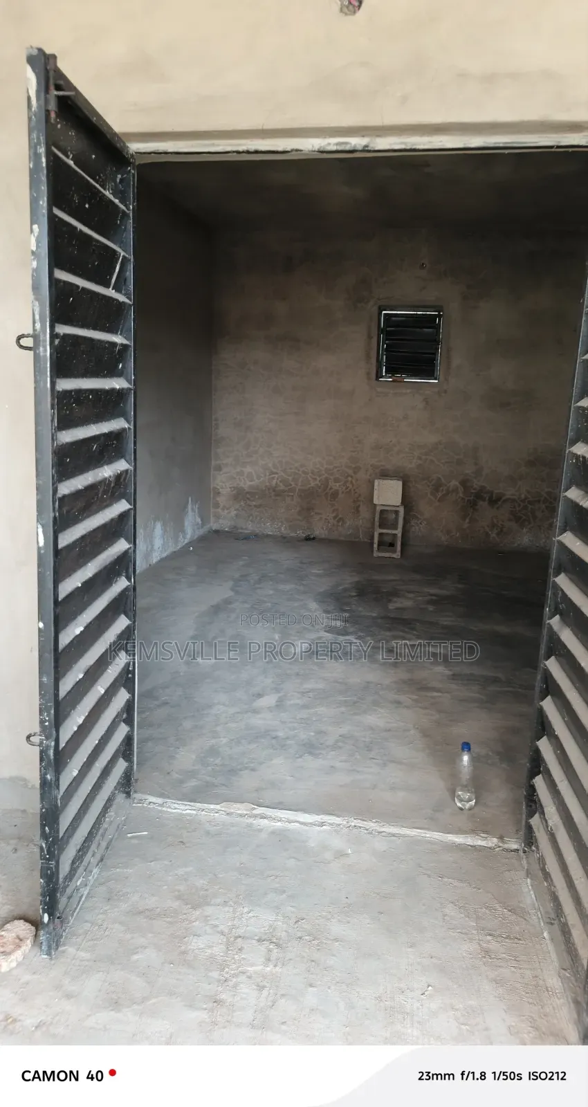 Big Shop for Rent at U Turn Bus Stop. in Abule Egba