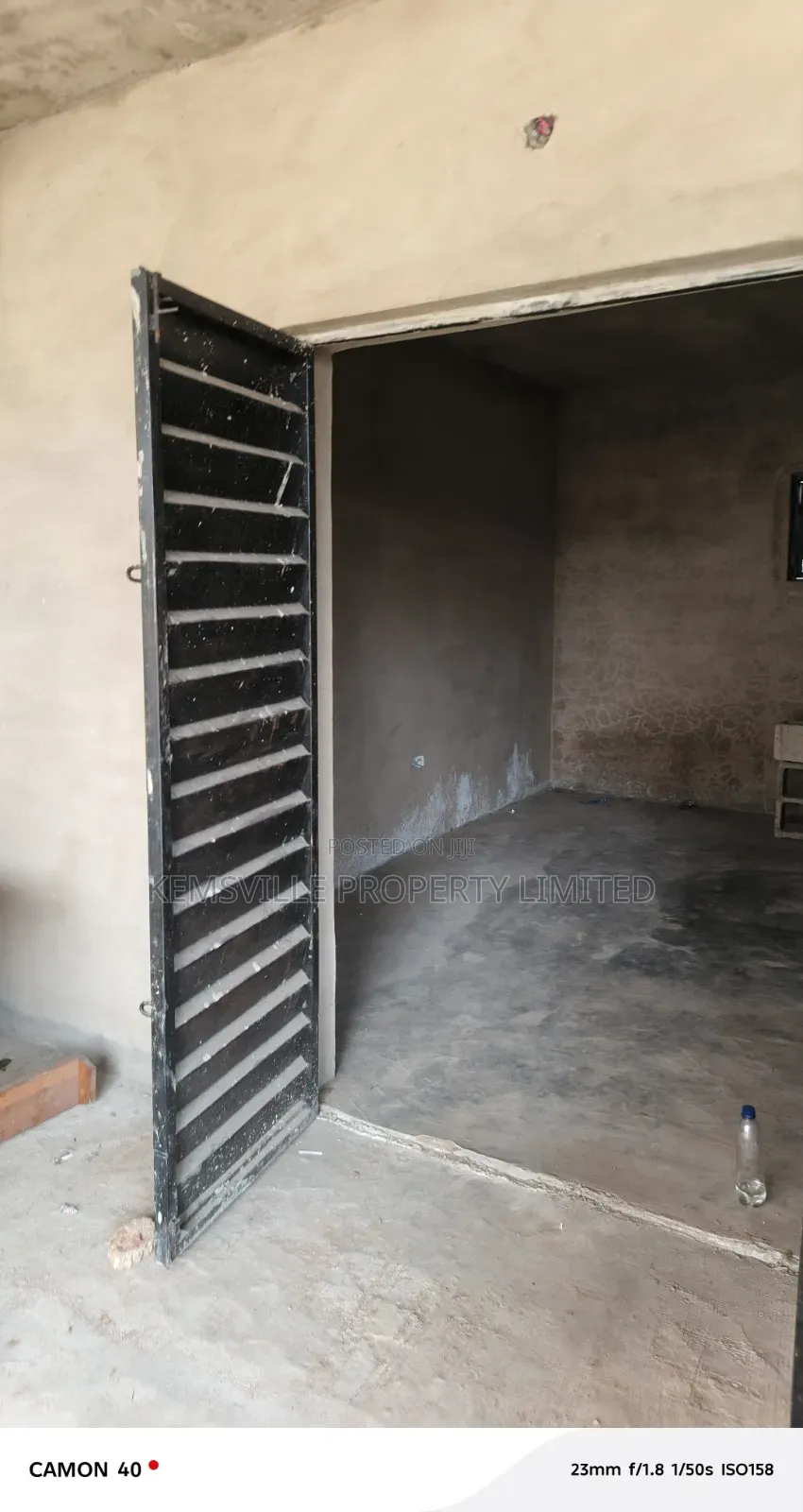 Big Shop for Rent at U Turn Bus Stop. in Abule Egba