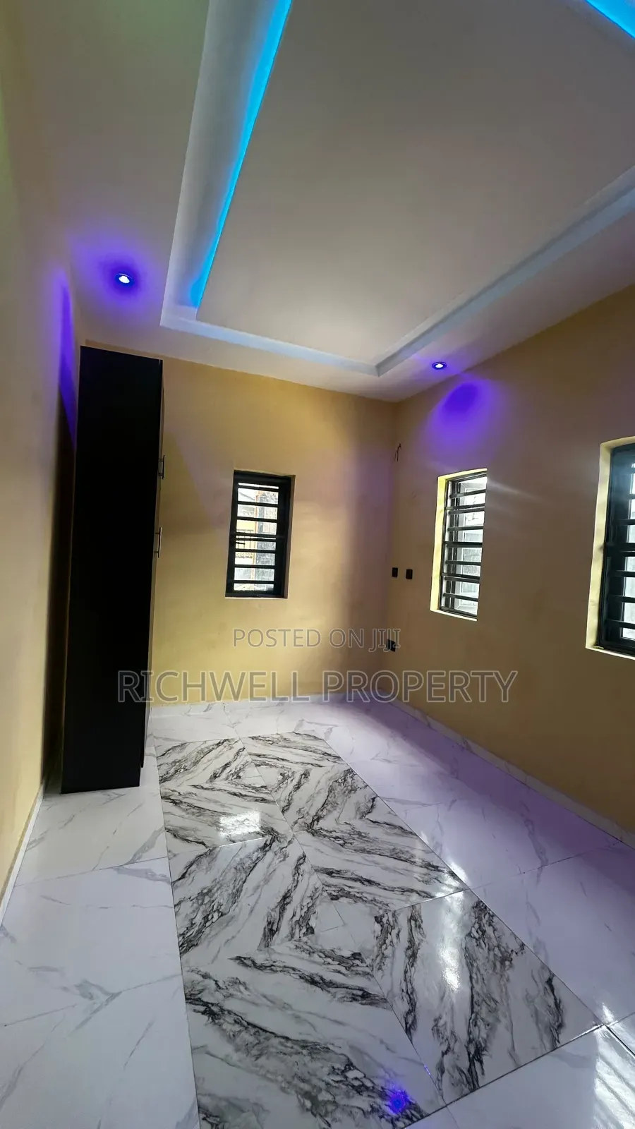 3bdrm Bungalow in Ifesowapo Street, for sale in Akala Express
