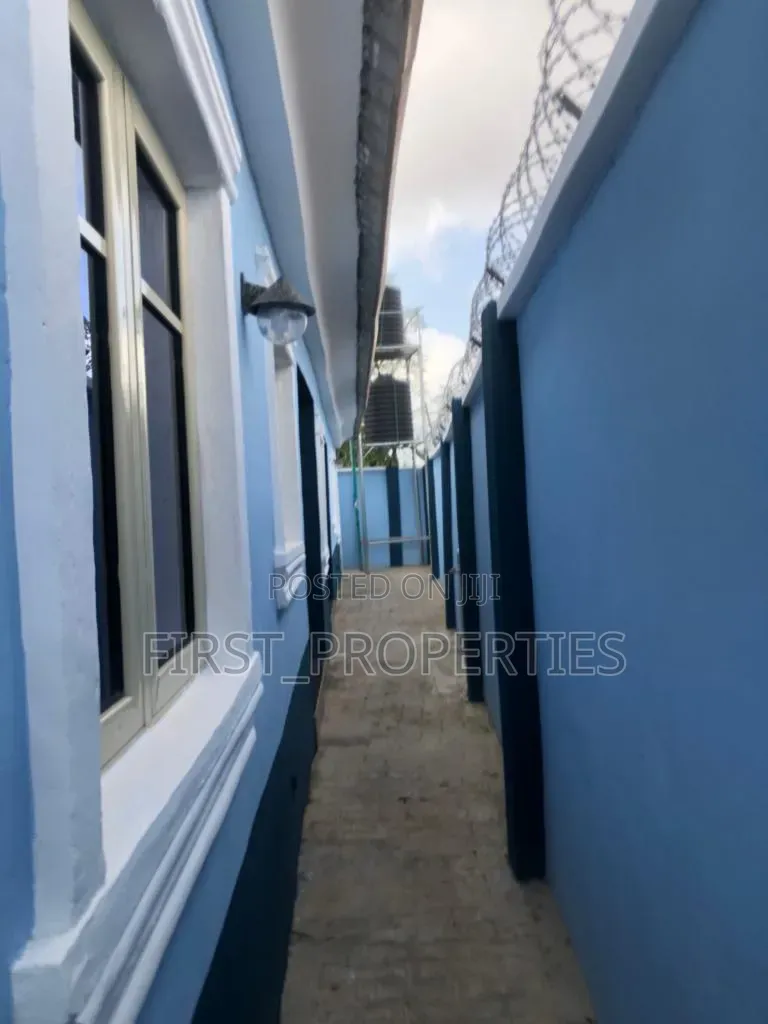 Furnished 6bdrm Block of Flats in Kuola, Oluyole Estate for sale in Oluyole Estate