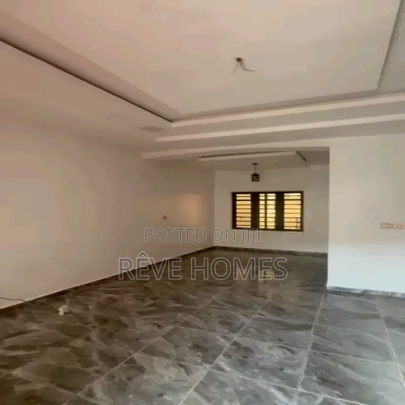 3bdrm Block of Flats in Akoka for rent in Akoka