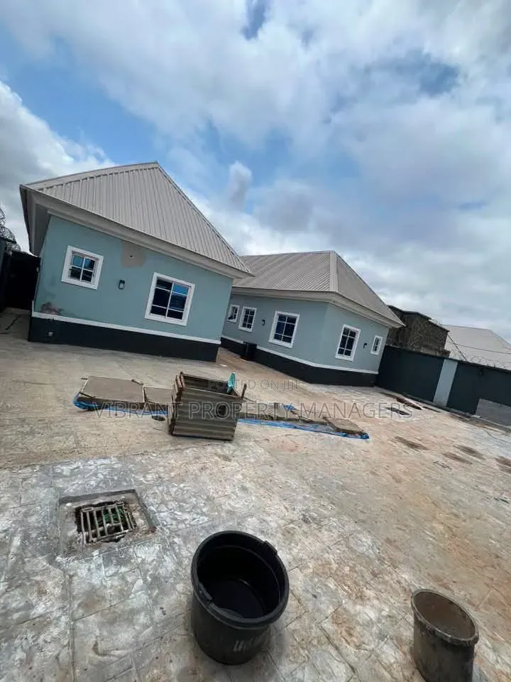 1bdrm Block of Flats in Water Intake Maigero, Kaduna / Kaduna State in Kaduna / Kaduna State